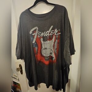 NWT Torrid Fender Graphic T-Shirt in Gray and Red Size 4